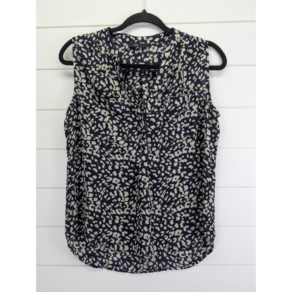 Fate Sleeveless Blouse Women Size Medium Navy Animal Print Resort Office‎ Breezy